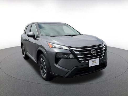 Used 2025 Nissan Rogue SV FWD image 3
