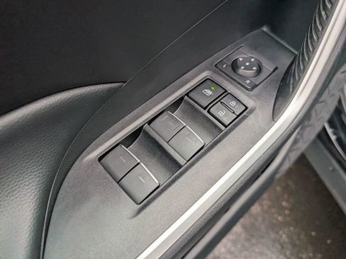 Used 2023 Toyota RAV4 XLE Premium image 15