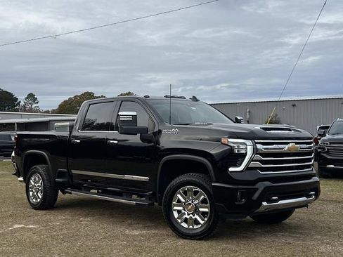 Used 2024 Chevrolet Silverado 2500 High Country w/ High Country Premium Package image 6