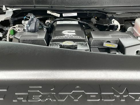 Used 2024 RAM 2500 Laramie w/ Safety Group image 38