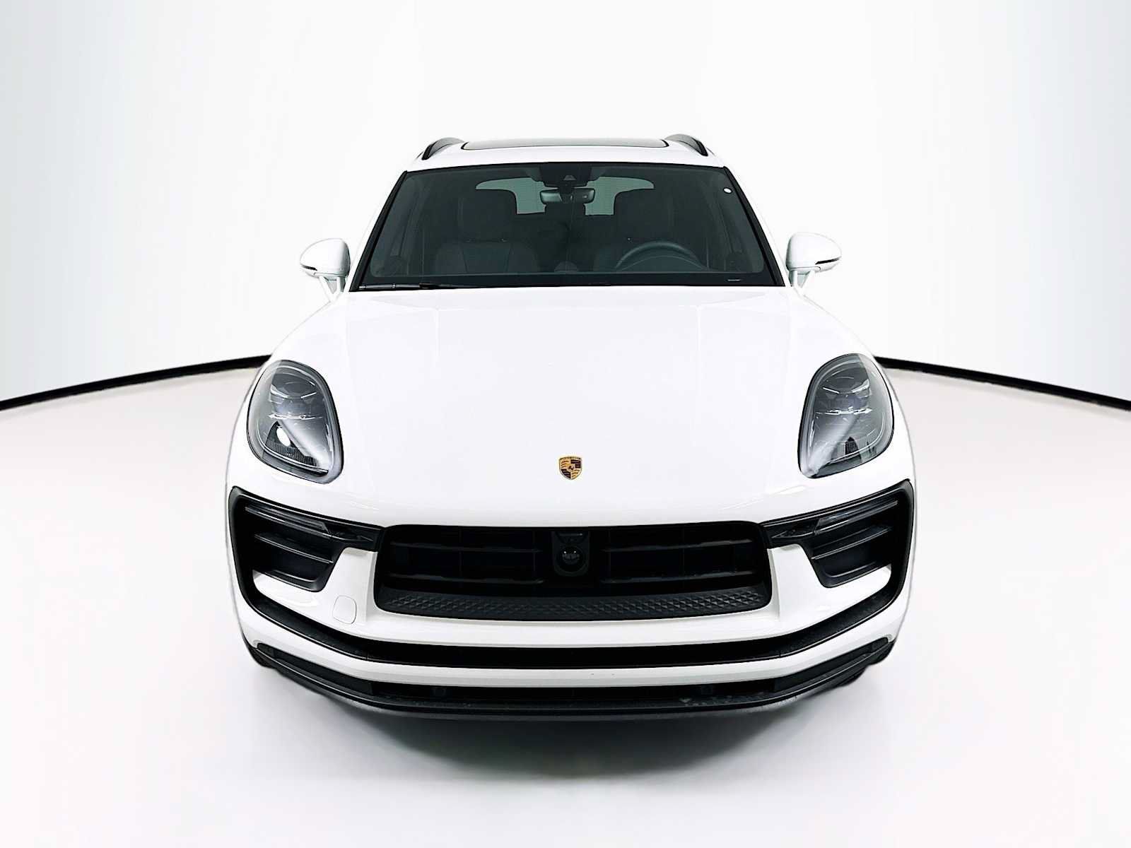 Used 2026 Porsche Macan AWD/4WD image 6