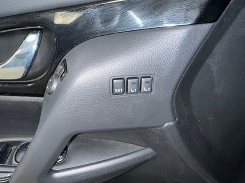 Used 2021 Nissan Rogue Sport SL w/ Premium Package image 9