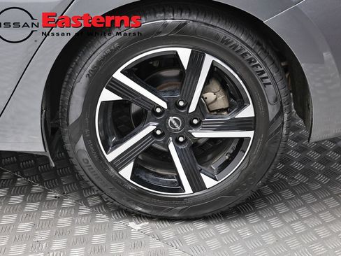 Used 2025 Nissan Sentra SV FWD image 8