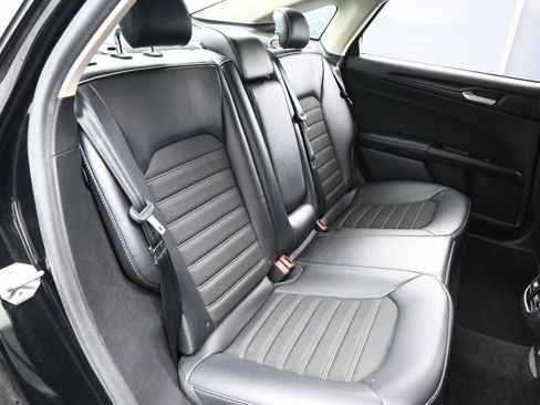 Used 2018 Ford Fusion SE w/ Equipment Group 201A image 14