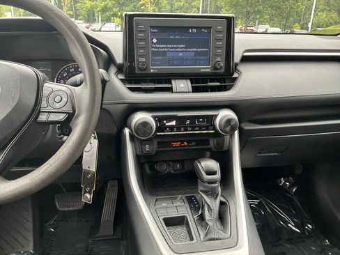 Used 2021 Toyota RAV4 LE FWD image 29