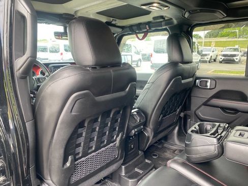 Used 2022 Jeep Wrangler Unlimited Rubicon w/ LED Lighting Group AWD/4WD image 27