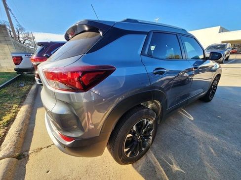 Used 2021 Chevrolet TrailBlazer LT w/ Convenience Package image 4