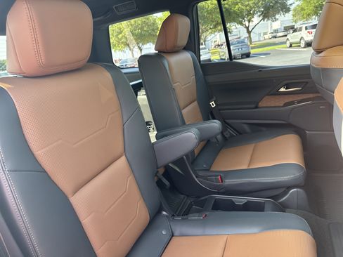 Used 2026 Lexus GX 550 w/ Accessory Package (2T) AWD/4WD image 31