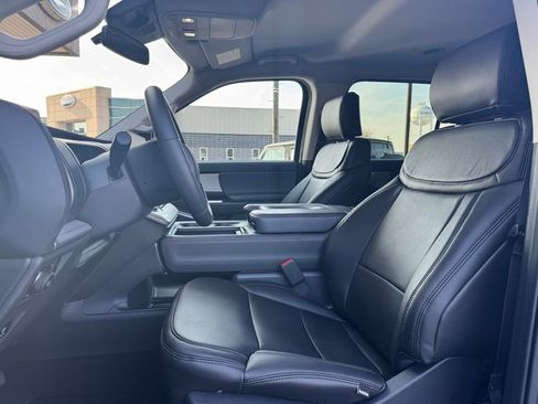 Used 2025 Ford Expedition Max Active image 5