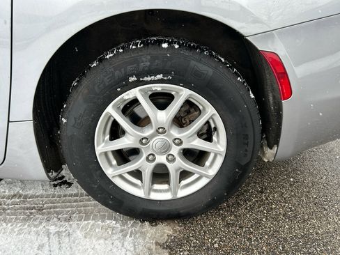 Used 2020 Chrysler Voyager Lxi image 31