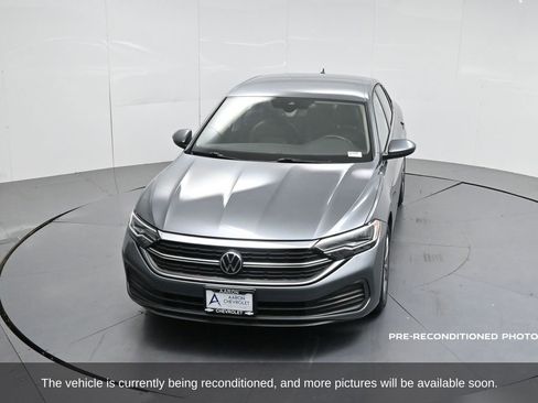 Used 2022 Volkswagen Jetta SE image 50