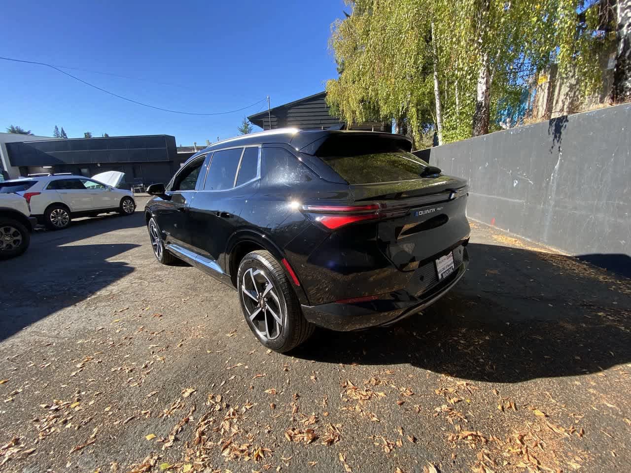 Used 2024 Chevrolet Equinox EV LT AWD/4WD image 4
