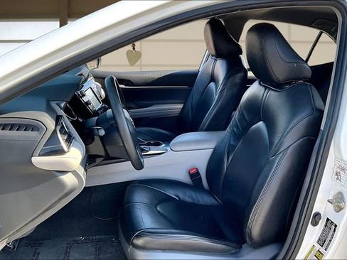 Used 2019 Toyota Camry LE image 25