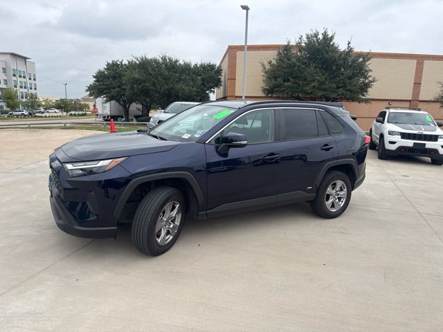 Used 2023 Toyota RAV4 XLE AWD/4WD image 7