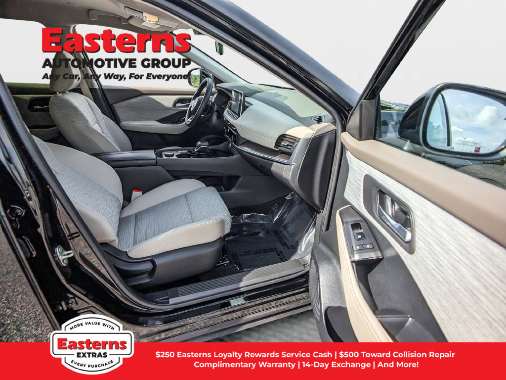 Used 2023 Nissan Rogue SV AWD/4WD image 14