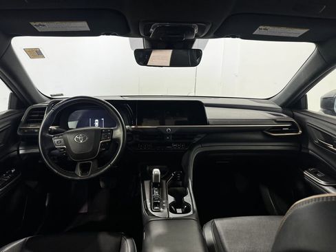 Used 2025 Toyota Crown AWD/4WD image 2