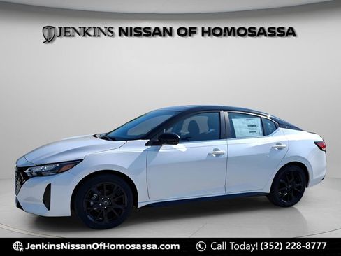 Certified 2025 Nissan Sentra SR w/ Midnight Edition FWD image 10