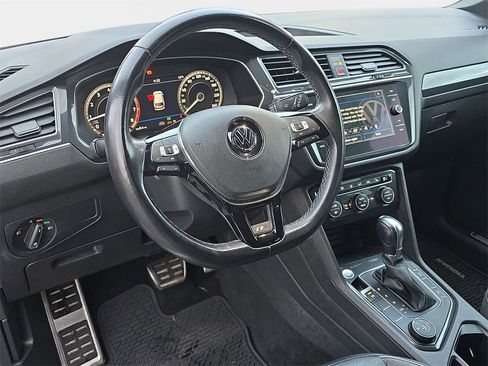 Used 2019 Volkswagen Tiguan S image 16