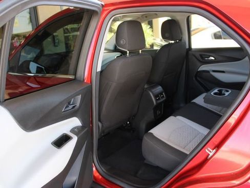 Used 2024 Chevrolet Equinox LT image 28