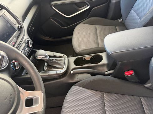 Used 2025 Kia Soul LX w/ LX Technology Package image 39