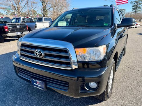 Used 2015 Toyota Sequoia SR5 image 1
