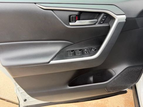 Used 2021 Toyota RAV4 XLE Premium FWD image 13