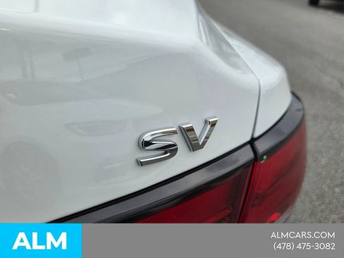 Used 2024 Nissan Sentra SV FWD image 11