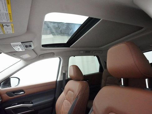 Certified 2024 Nissan Pathfinder Platinum w/ Cargo Package image 32