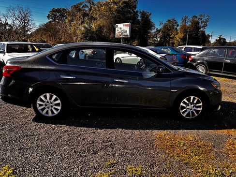Used 2016 Nissan Sentra SV image 6