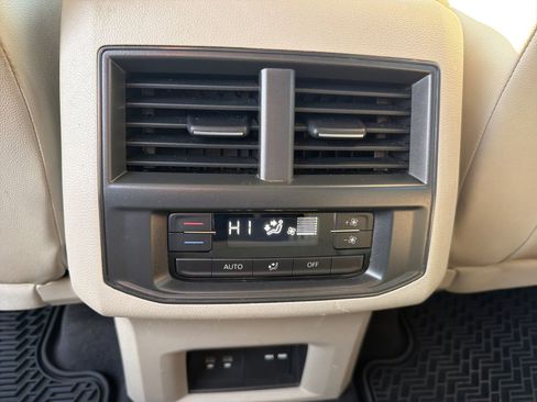 Certified 2022 Volkswagen Atlas SE w/ Black Wheel Package image 20