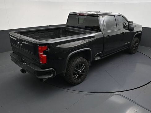 Used 2025 Chevrolet Silverado 2500 High Country w/ High Country Premium Package AWD/4WD image 16