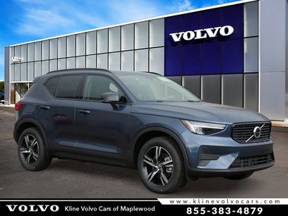 New 2026 Volvo XC40 B5 Core w/ Climate Package