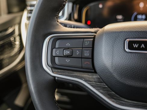 Used 2022 Jeep Wagoneer Series III w/ Convenience Group I image 15