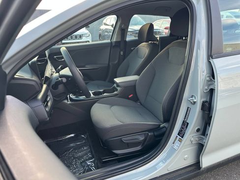 Used 2025 Kia K4 FWD image 26