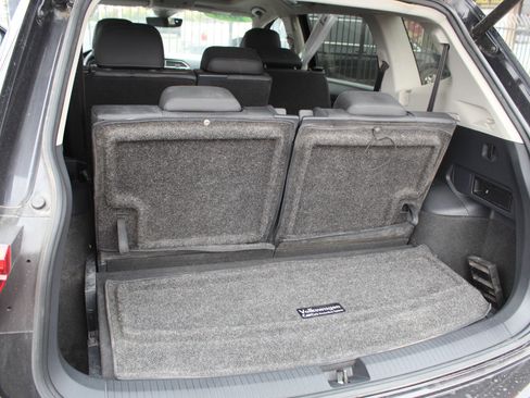 Used 2020 Volkswagen Tiguan SEL w/ 3rd Row Seat Package image 12