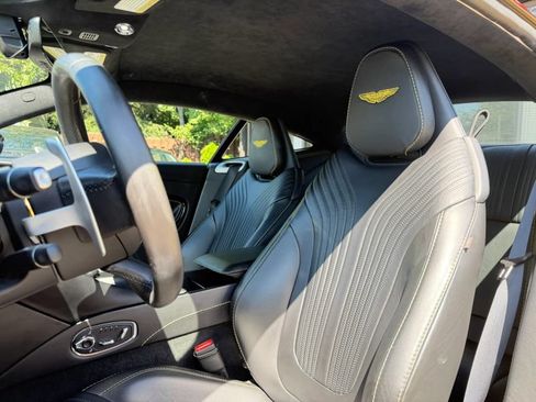 Used 2020 Aston Martin DB11 Coupe RWD image 12