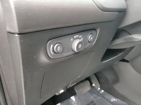 Used 2022 Buick Encore GX Preferred w/ Sport Touring Package image 11