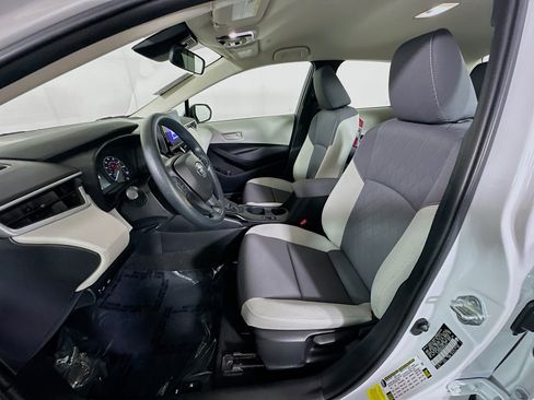 Used 2023 Toyota Corolla LE image 12