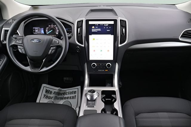 Used 2023 Ford Edge SEL AWD/4WD image 16