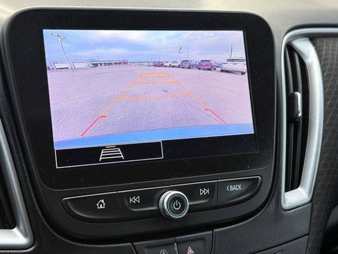 Used 2025 Chevrolet Malibu LS image 24