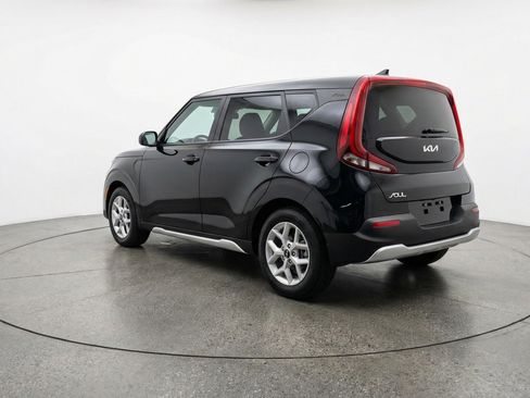 Used 2025 Kia Soul LX w/ LX Technology Package image 6