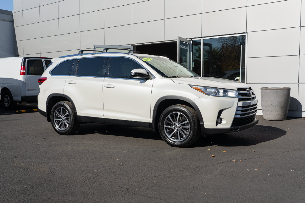 Used 2019 Toyota Highlander XLE AWD/4WD image 33