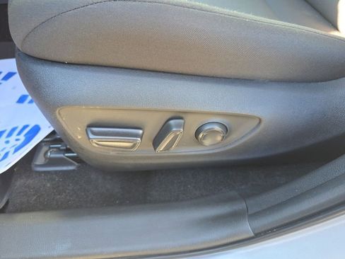 Used 2025 Toyota RAV4 XLE image 22