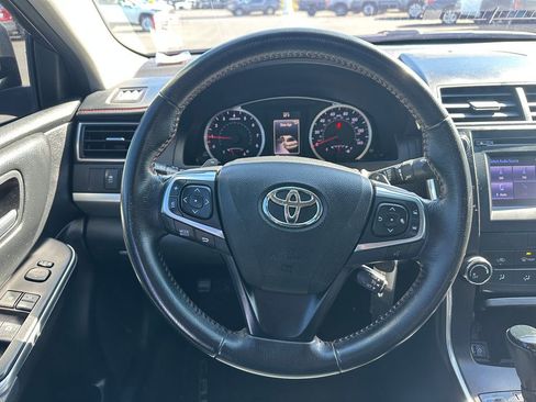 Used 2015 Toyota Camry SE image 18