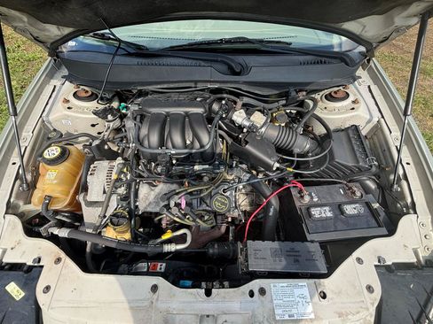 Used 2006 Ford Taurus SE FWD image 9