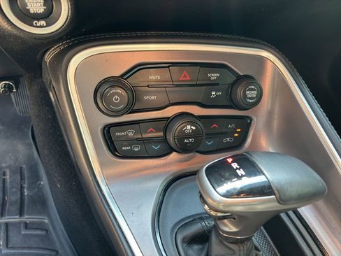 Used 2019 Dodge Challenger SXT RWD image 14
