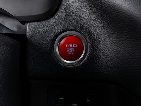 Used 2024 Toyota Tundra Limited AWD/4WD image 23