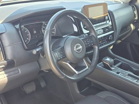 Used 2024 Nissan Pathfinder SV FWD image 12