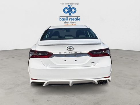 Used 2024 Toyota Camry SE FWD image 6