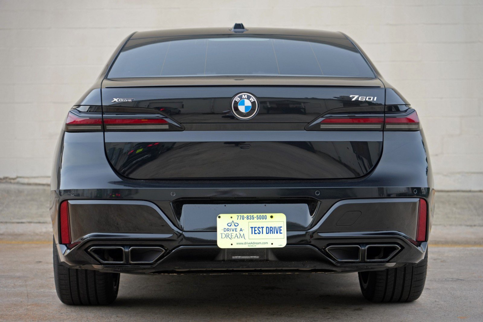 Used 2023 BMW 760i xDrive AWD/4WD image 11
